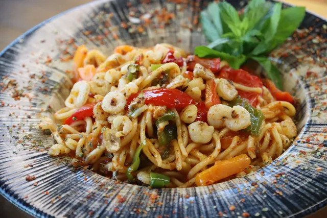 Karidesli Noodle
